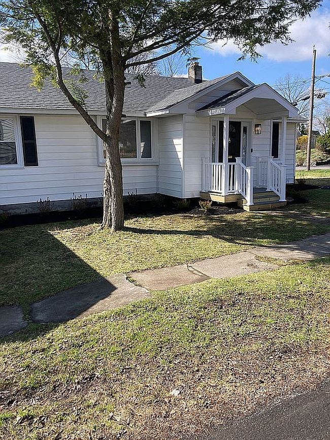 Image of 300 Andover Rd