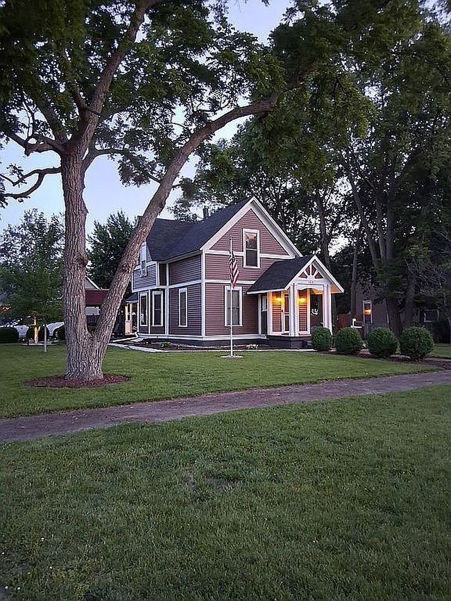 Photo of 140 E 7th St, Hastings, NE
