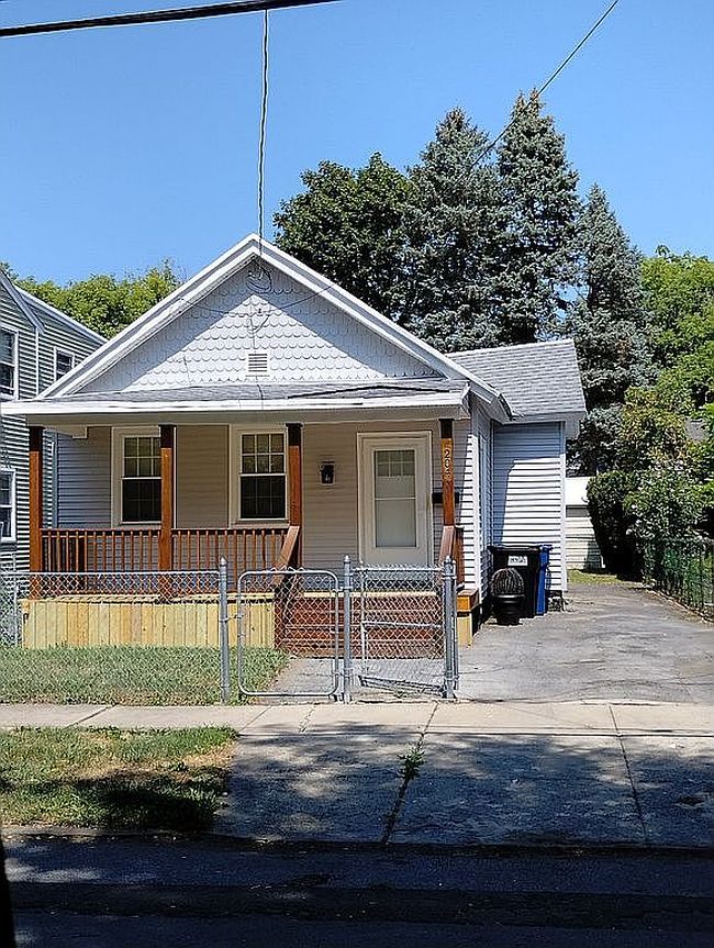Photo of 204 Davis St, Syracuse, NY