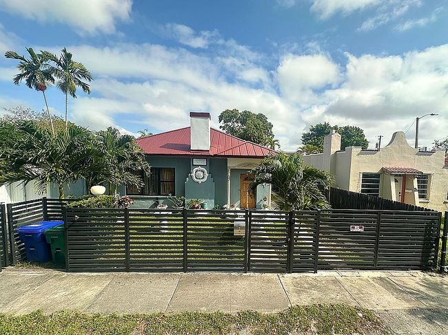 Preview of property located at 3411 Sw 24th Ter