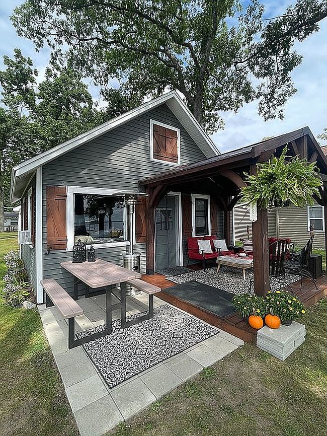 Photo of 7259 E Houghton Lake Dr, Houghton Lake, MI