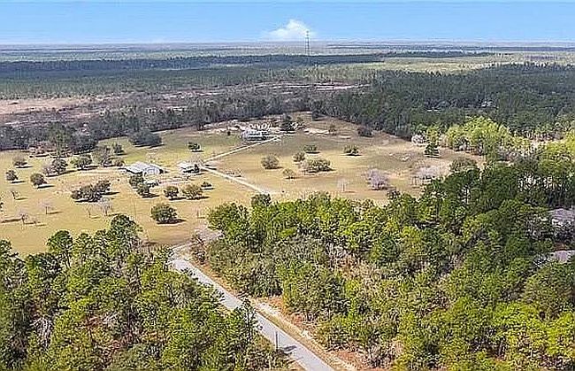 Photo of 4229 W Fountain Ln, Citrus Springs, FL