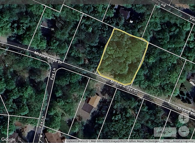 Photo of 32 Middle Ridge Dr, Gouldsboro, PA