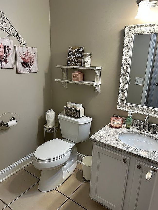 Photo of 26718 Arcadia Dr, Flat Rock, MI