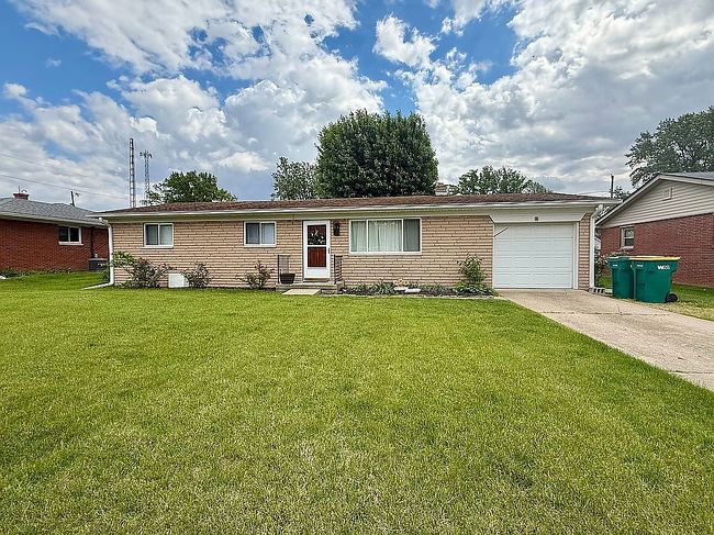 Image of 17 W Orchard Dr