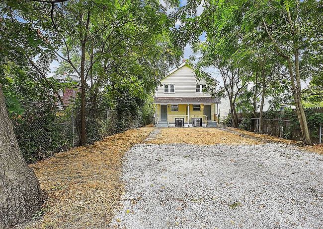 Image of 780-782 E Gibbard Ave