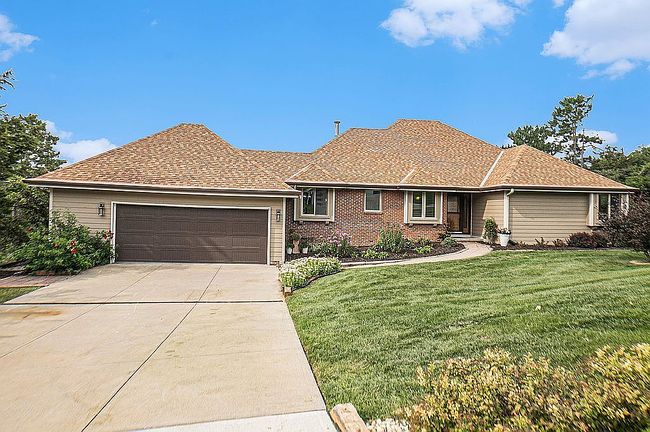Photo of 22132 Riverside Dr