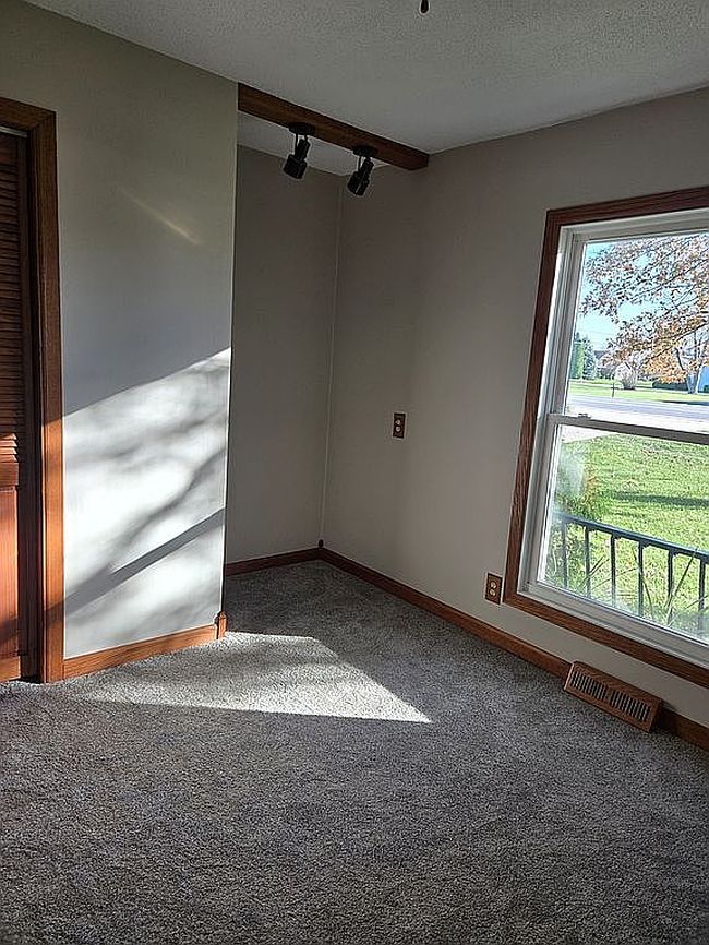 Image of 719 E Walnut St