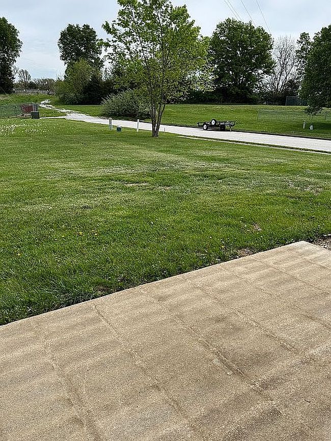 Image of 2222 Chouteau Ln