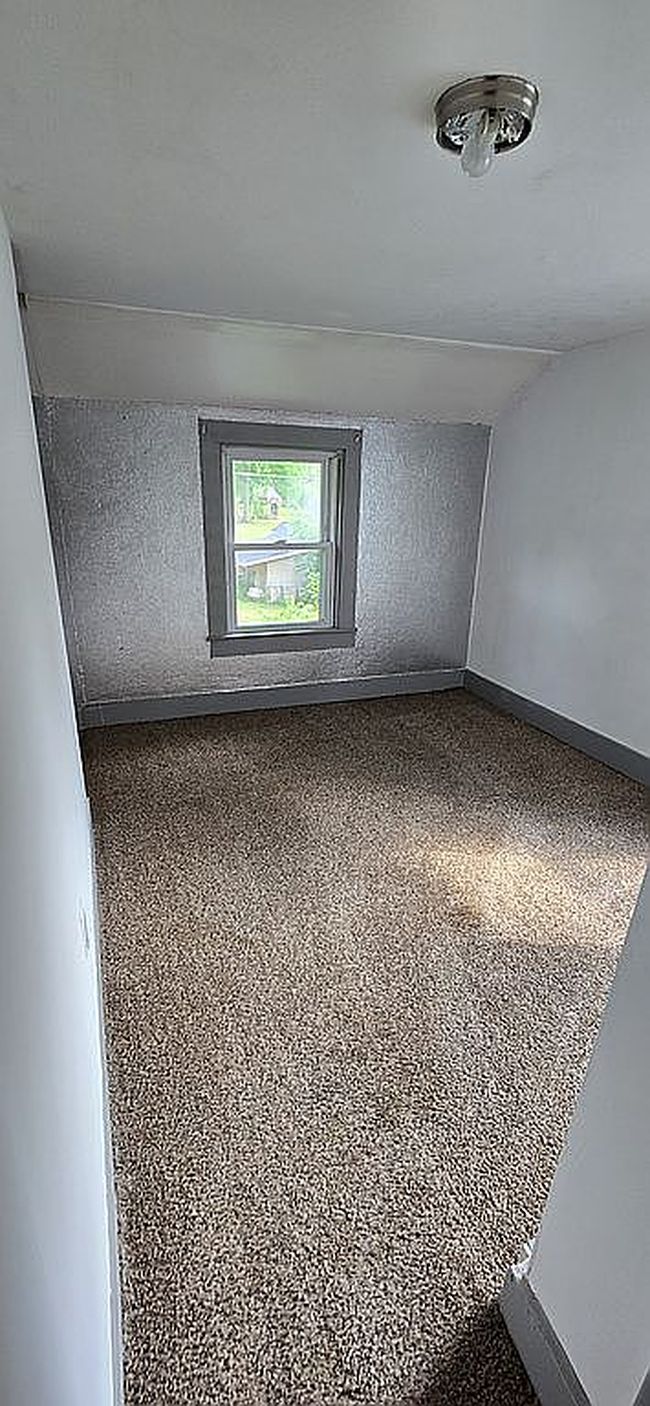 Photo of 1055 Lake Rd, Oneida, NY