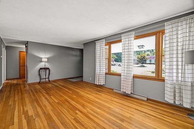 Photo of 738 Sunset Dr, Bloomfield, IN