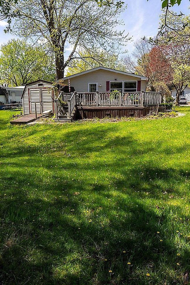 Image of 385 Maple Ln