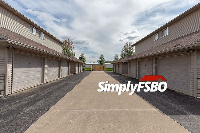 Photo of 213 E Price St Unit 202, Eldridge, IA
