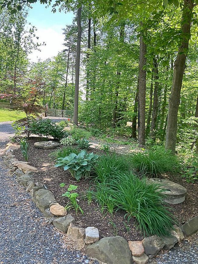 Image of 9166 Mountain Rd