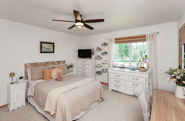 Image of 909 Ne Parkside Ct