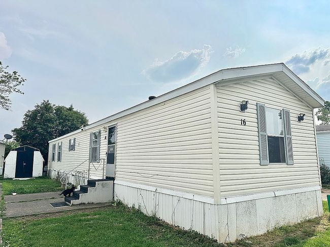 Photo of 16 Dearwester Dr, Moraine, OH
