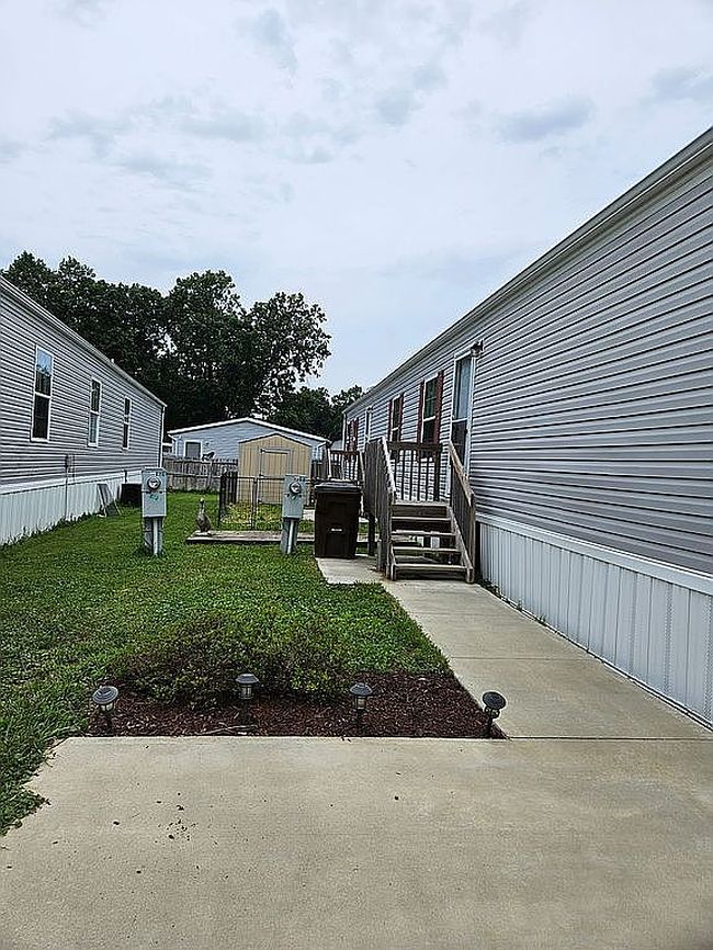 Photo of 126A Holly Park Dr, Loveland, OH