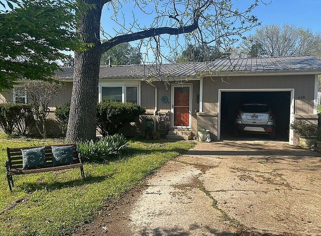 Image of 608 Oak St