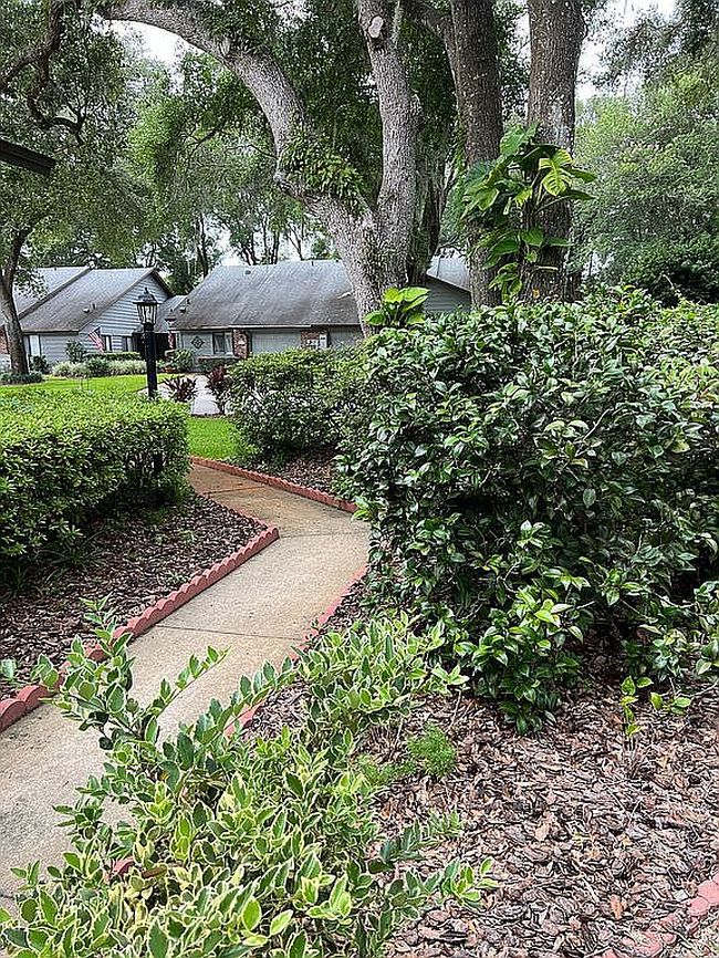 Photo of 940 Village Green Rd, Deland, FL