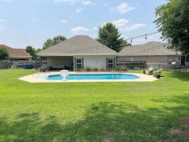 Image of 312 Redbud Cir