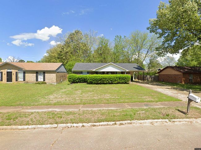 754 Valley Springs Dr, Southaven, MS