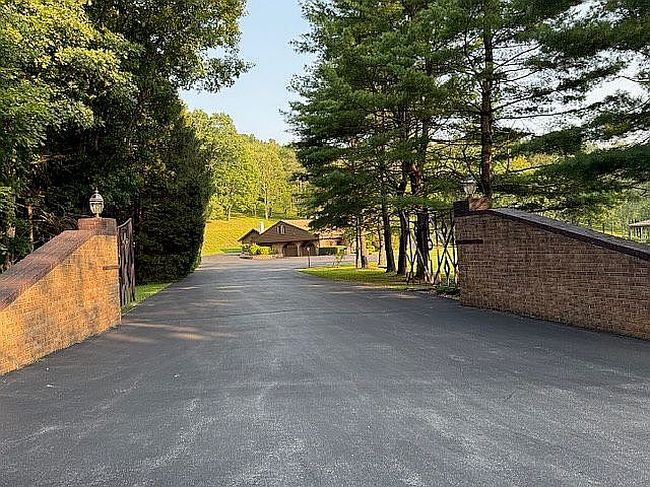 Photo of 22 Tannen Dr, Pleasant Valley, NY