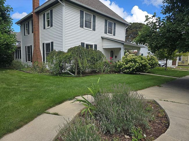 Photo of 113 W Lincoln St