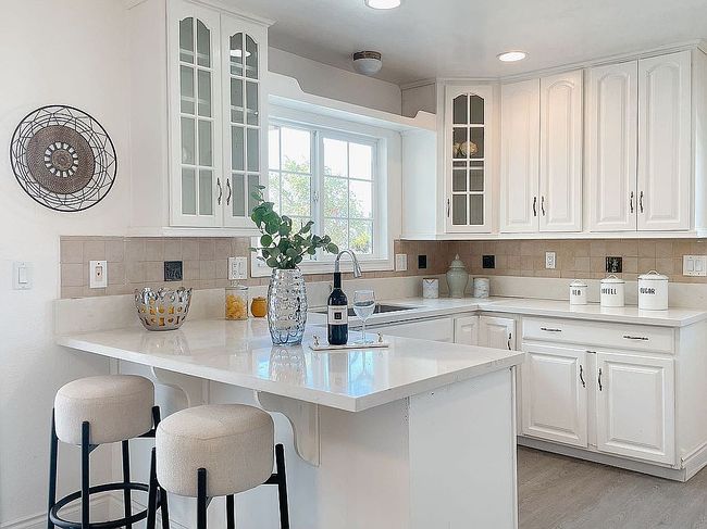 Photo of 2101 Eadbury Ave