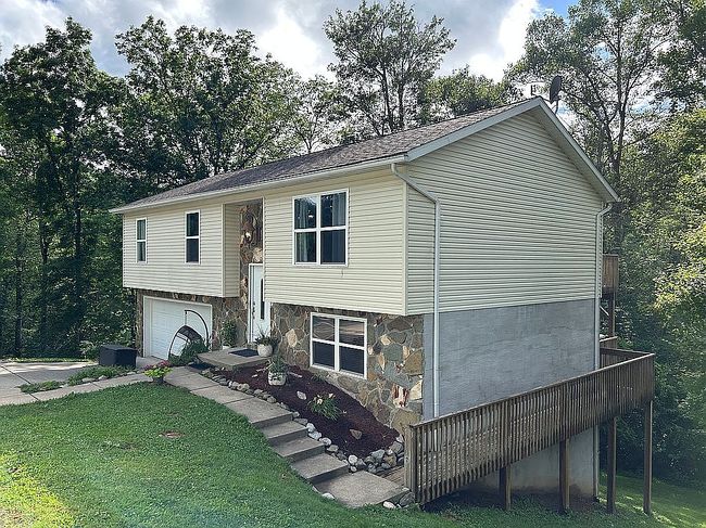 Photo of 12 Poplar Hls, Hurricane, WV