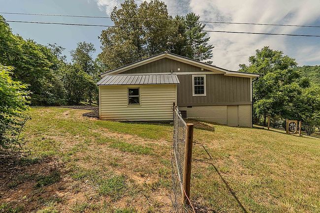 Photo of 20 Trae Rd, Franklin, NC
