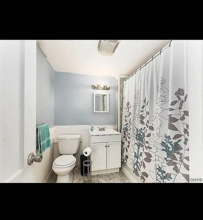 Image of 402 Riverside Dr
