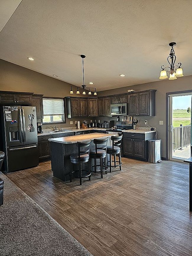 Additional photo 1 of property located at 633 Apple Creek Rd