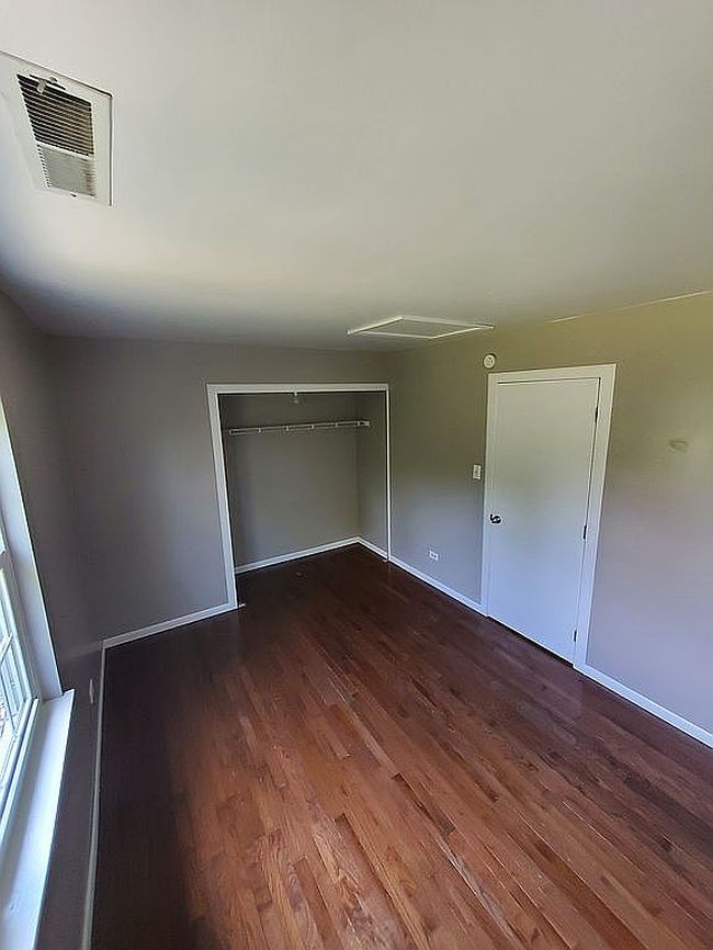 Photo of 2009 Countryside Ln, Round Lake Beach, IL