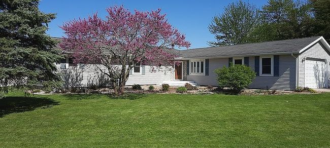 Photo of 806 N Market St, Gridley, IL