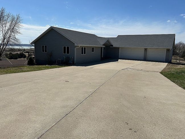 Additional photo 2 of property located at 152 Marina Dell Ave