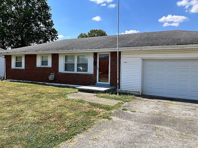 Photo of 302 Robin Rd
