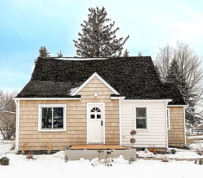 Image of 107 8th Ave Nw