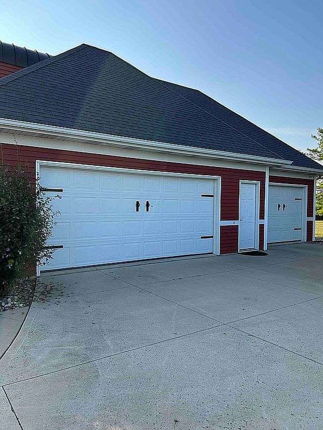 Photo of 18617 Notestine Rd, Woodburn, IN