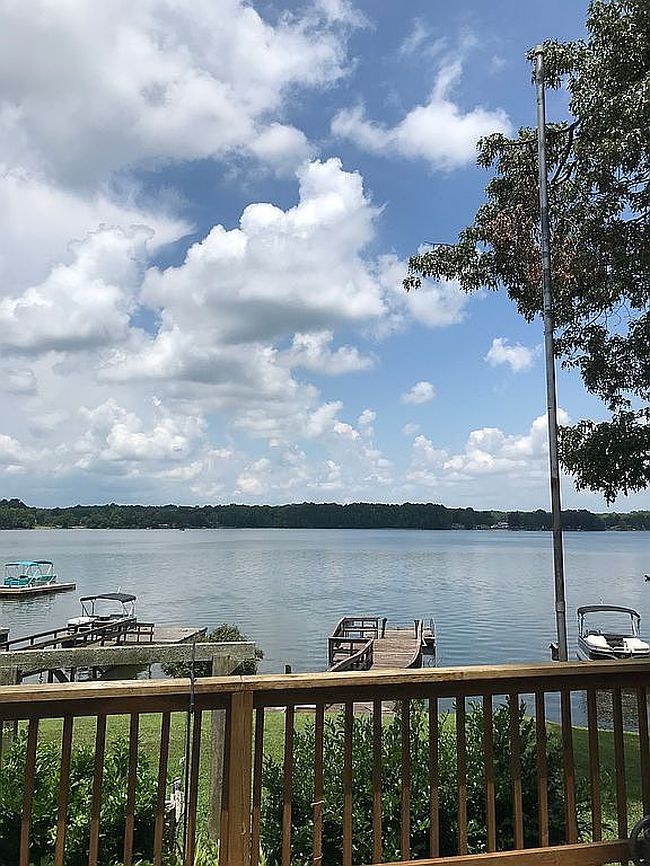 150 Lakeshore Dr, Salisbury, NC