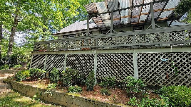Photo of 8000 Leafy Way Rd, Linville Falls, NC