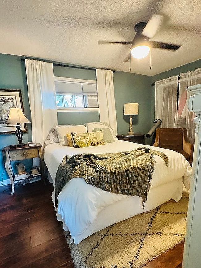 Image of 1294 Lakeview Dr