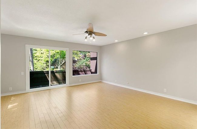 Photo of 271 Litchfield Ln, Houston, TX