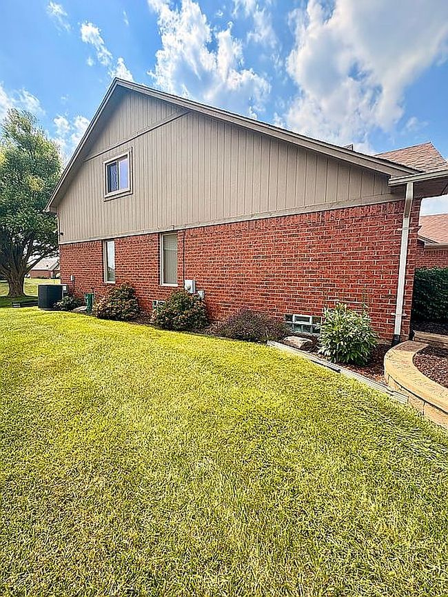 Photo of 51317 Hook Dr, Macomb, MI