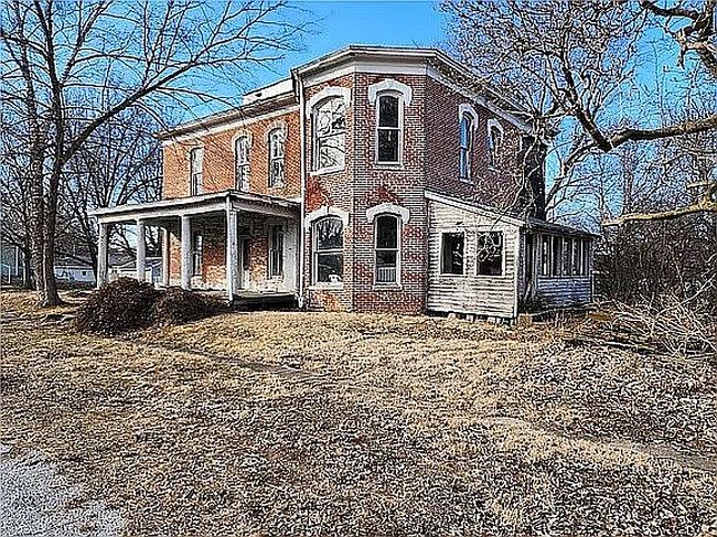 Photo of 114 S Polk St, Sullivan, IL