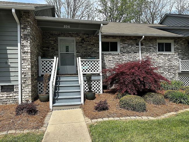 Image of 204 Wellington Hills Cir