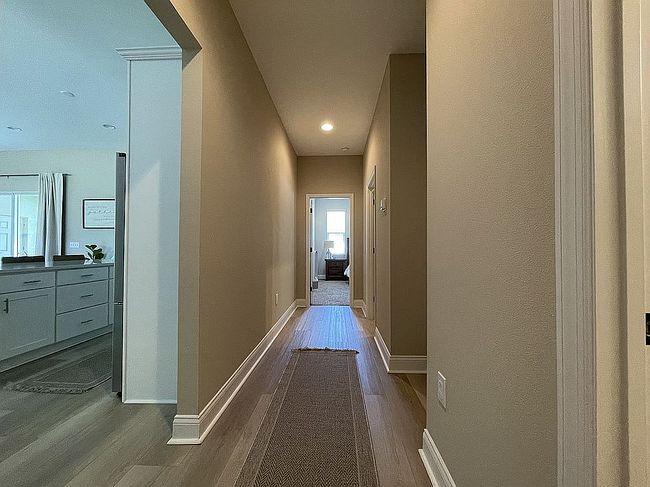 Image of 689 Shanklin Ave