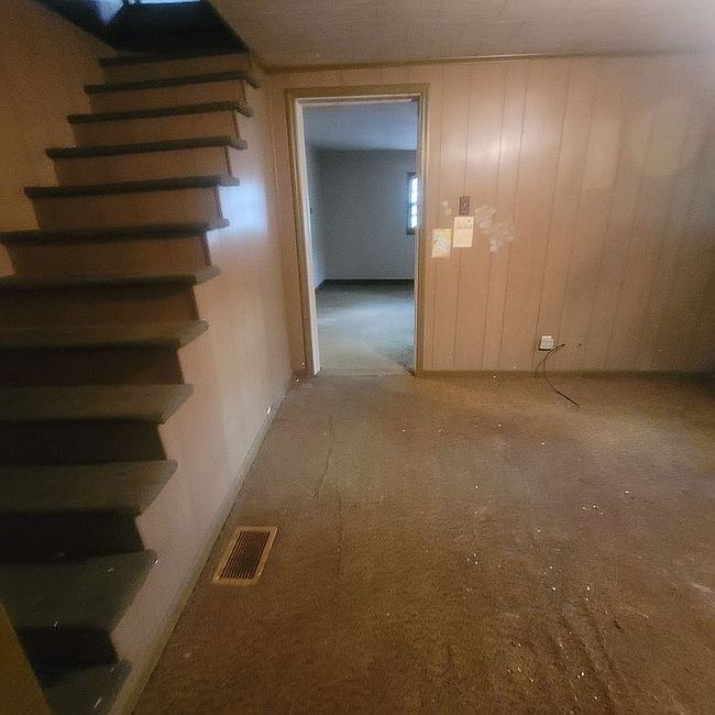 Image of 378 College St