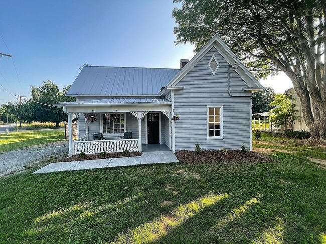 Image of 105 Fairground Rd