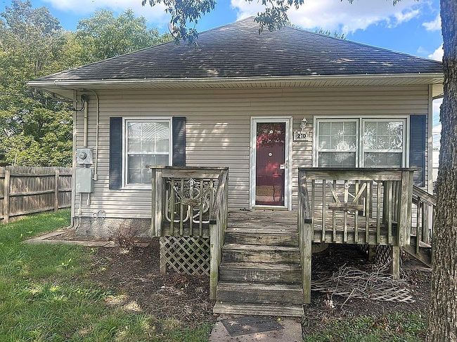 Photo of 210 N 4th St, Arma, KS