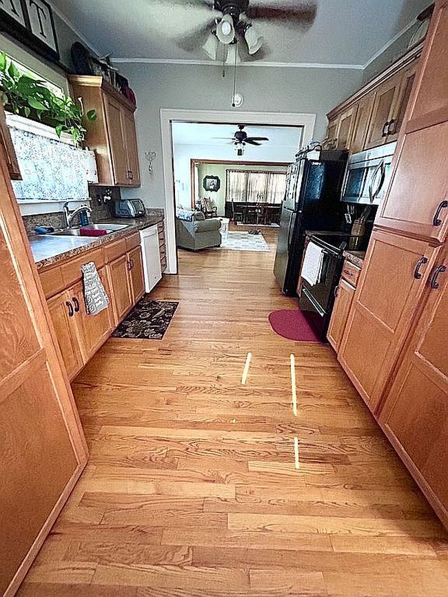 Photo of 412 Iowa Ave, Holton, KS